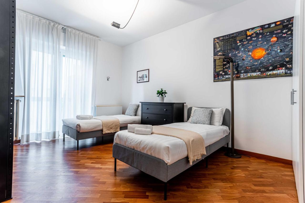 Joivy Lovely And Inviting Flat With Balcony Milán Exterior foto